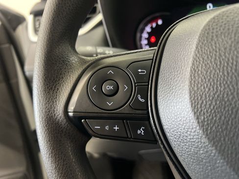 Used 2024 Toyota RAV4 XLE FWD image 33