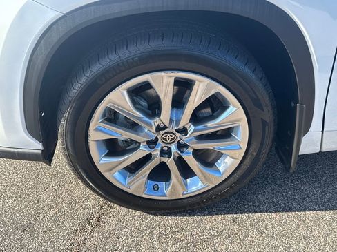 Used 2023 Toyota Highlander Limited image 40