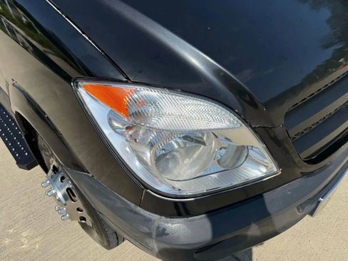 Used 2008 Freightliner Sprinter 3500 image 4