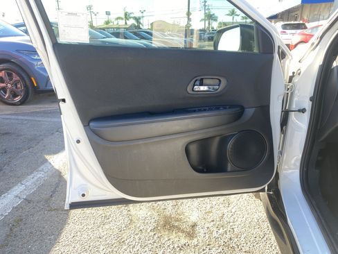 Used 2021 Honda HR-V Sport image 16