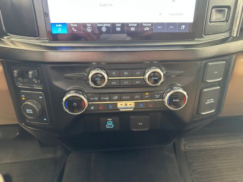 Used 2023 Ford F350 Lariat w/ Chrome Package AWD/4WD image 19