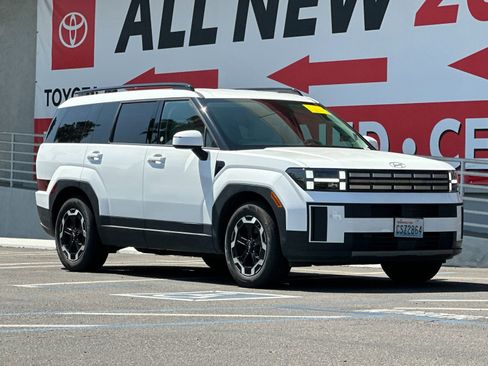 Used 2025 Hyundai Santa Fe SEL image 8