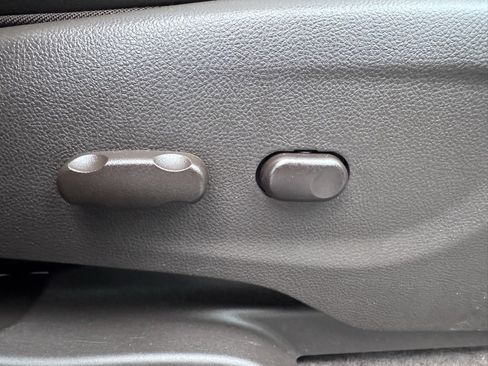 Used 2014 Buick Encore Premium image 27