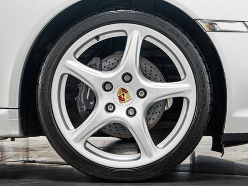 Used 2005 Porsche 911 Carrera RWD image 44