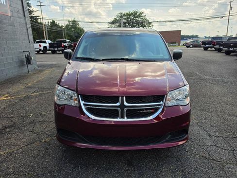 Used 2019 Dodge Grand Caravan SE w/ UConnect Hands-Free Group FWD image 8