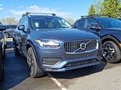Used 2022 Volvo XC90 T6 Momentum w/ Advanced Package