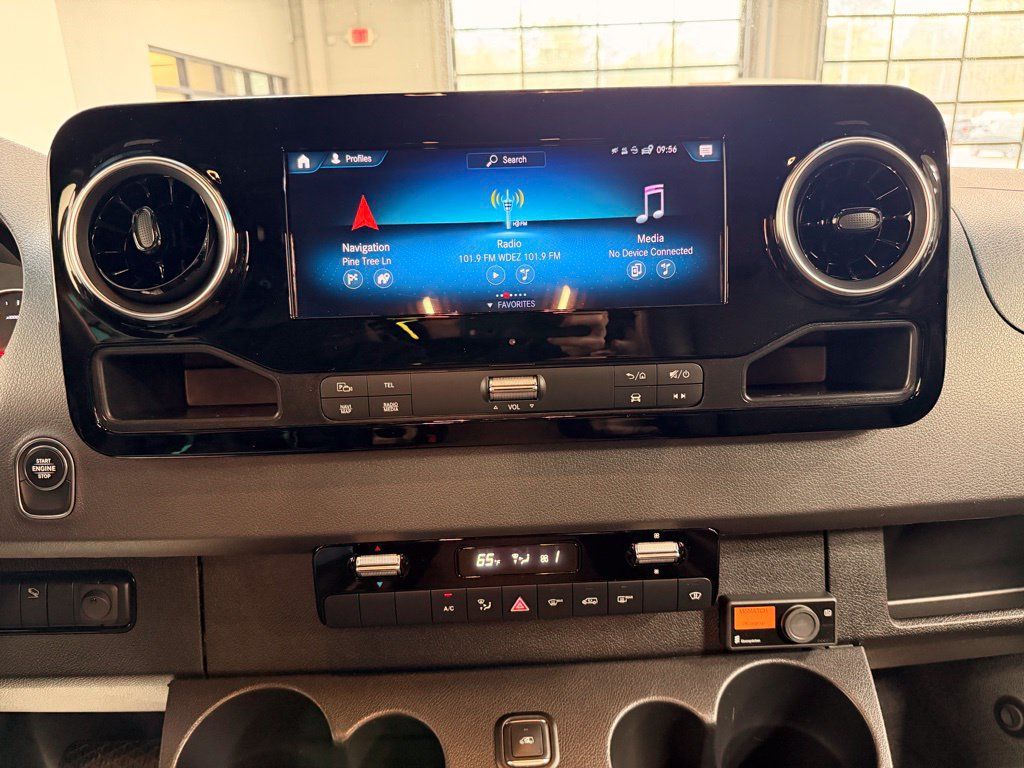 Used 2022 Mercedes-Benz Sprinter 2500 image 40