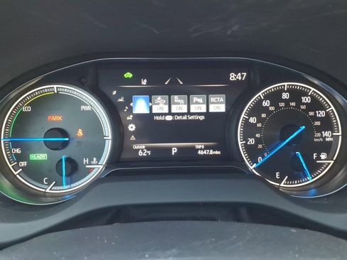 Used 2021 Toyota Venza XLE w/ Carpet Mat Package (TMS) image 19