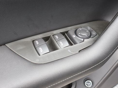 Used 2019 Chevrolet Blazer LT FWD image 15