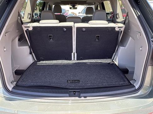 Certified 2025 Volkswagen Atlas SEL Premium R-Line image 18