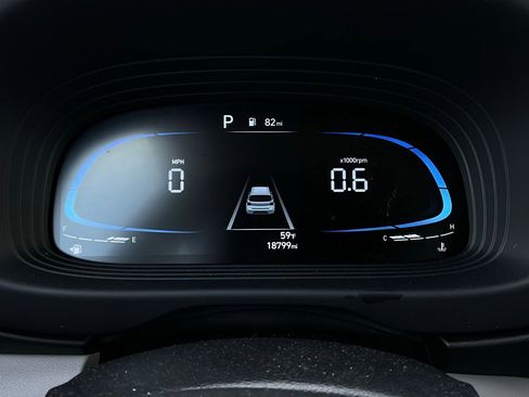 Used 2025 Hyundai Venue SEL image 38