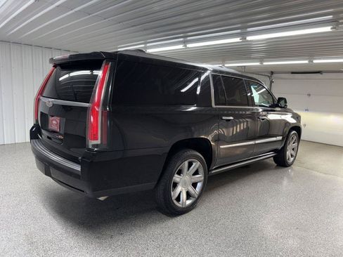 Used 2018 Cadillac Escalade ESV Premium Luxury AWD/4WD image 7