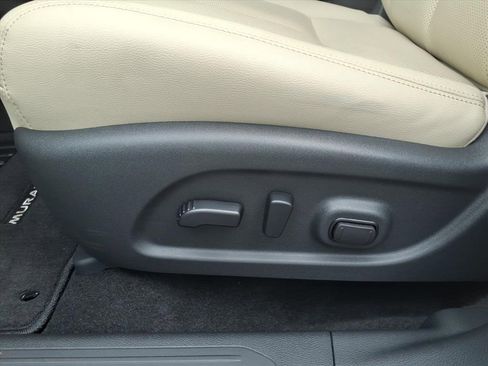 Used 2024 Nissan Murano SL image 7