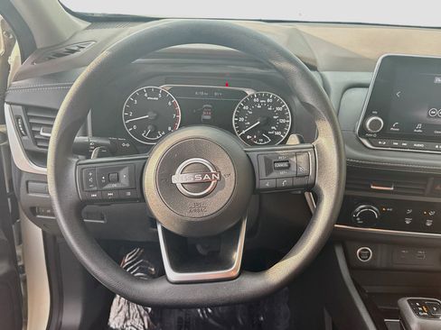 Used 2023 Nissan Rogue S AWD/4WD image 18