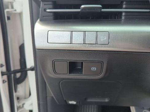 Used 2025 Hyundai Kona SEL FWD image 20