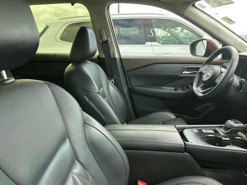 Used 2023 Nissan Rogue Platinum image 10