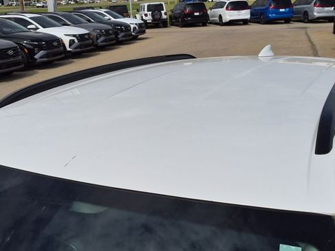 Used 2023 Buick Envision Essence w/ Sport Touring Package FWD image 8