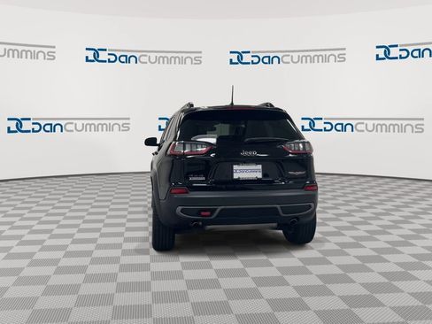 Used 2022 Jeep Cherokee Trailhawk w/ Comfort/Convenience Group AWD/4WD image 7