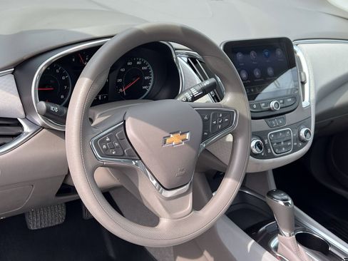 Used 2020 Chevrolet Malibu LT image 13