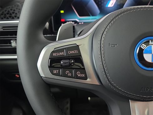 New 2026 BMW X5 xDrive50e w/ Executive Package image 17