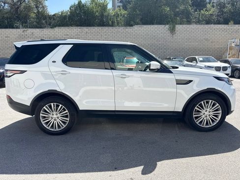 Used 2017 Land Rover Discovery SE AWD/4WD image 6