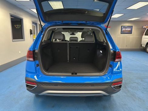 Used 2024 Volkswagen Taos SE image 8