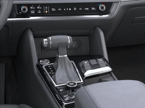 Used 2025 Kia Sportage EX image 23