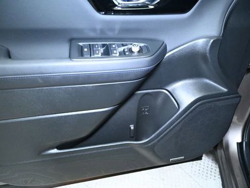 Used 2025 Subaru Forester Limited w/ Popular Package image 27