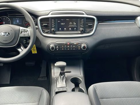 Used 2019 Kia Sorento FWD image 15