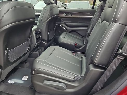 New 2026 Jeep Grand Cherokee L Limited image 11