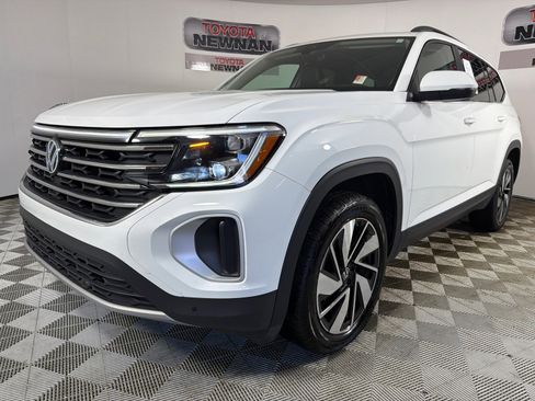 Used 2024 Volkswagen Atlas SE FWD image 7