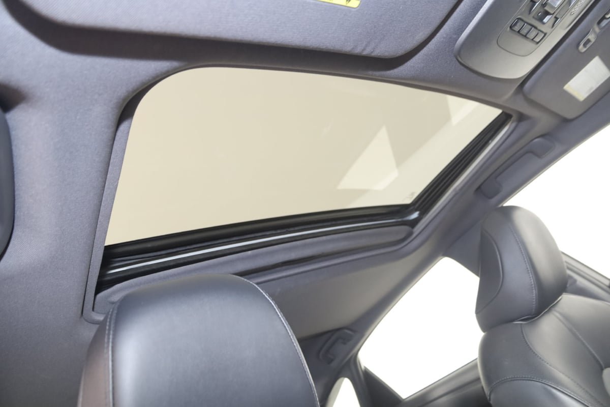 Used 2019 Toyota Avalon XLE w/ Moonroof Package FWD image 10