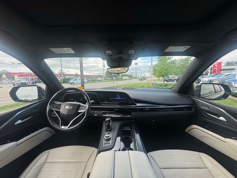 Used 2023 Cadillac Escalade Sport w/ LPO, ONYX Package AWD/4WD image 9