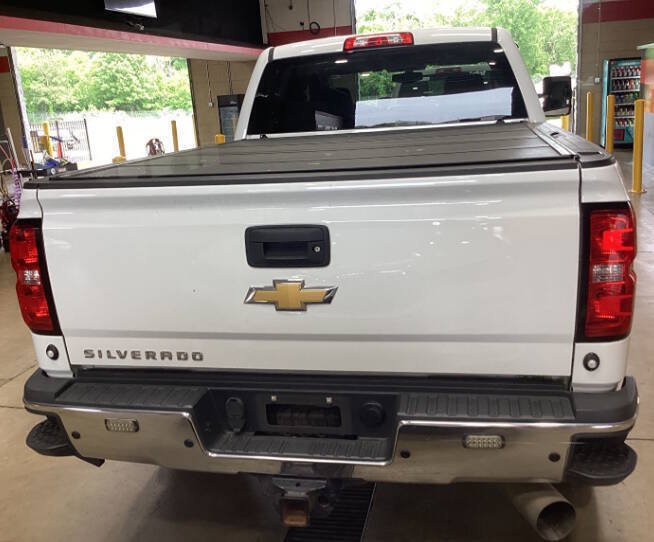 Used 2019 Chevrolet Silverado 2500 W/T AWD/4WD image 3