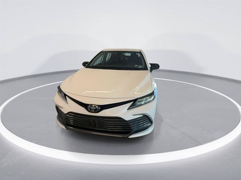 Used 2022 Toyota Camry LE AWD/4WD image 3