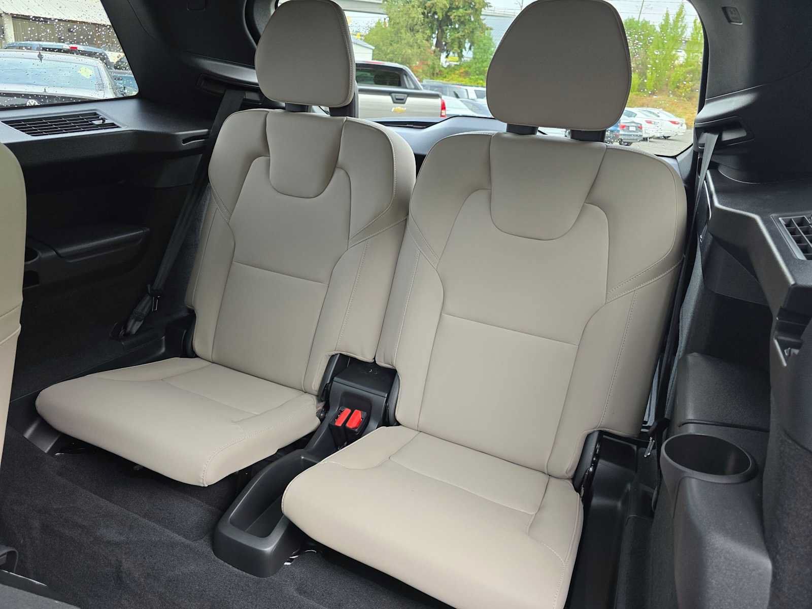 Used 2026 Volvo XC90 B6 Plus w/ Protection Package Premier AWD/4WD image 17