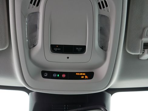 Used 2025 Buick Envision Preferred image 32