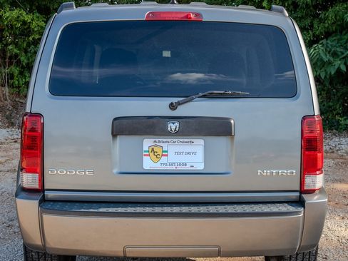 Used 2011 Dodge Nitro Heat RWD image 4