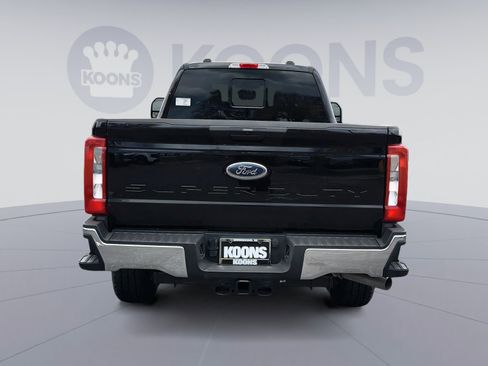 New 2026 Ford F250 XLT w/ FX4 Off-Road Package image 5