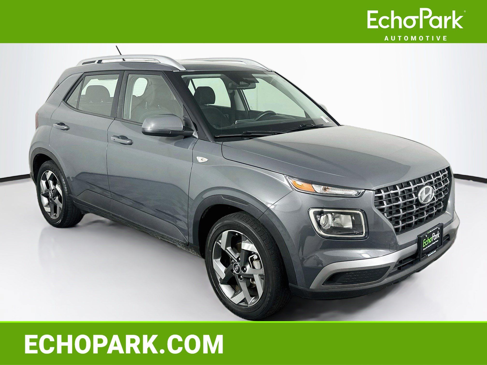 Used 2025 Hyundai Venue SEL FWD image 1