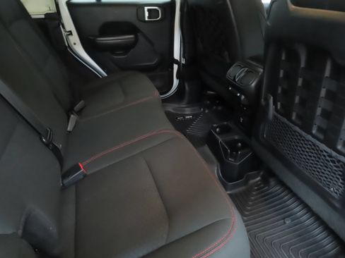 Used 2019 Jeep Wrangler Unlimited Rubicon AWD/4WD image 23