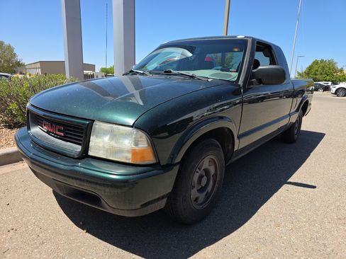 Used 2001 GMC Sonoma SLS w/ Super Spec Pkg 2 RWD image 1