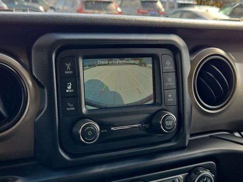 Used 2019 Jeep Wrangler Sport image 24