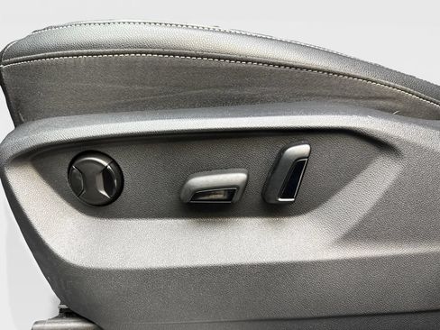 Used 2023 Volkswagen Atlas SE w/ Panoramic Sunroof Package FWD image 28