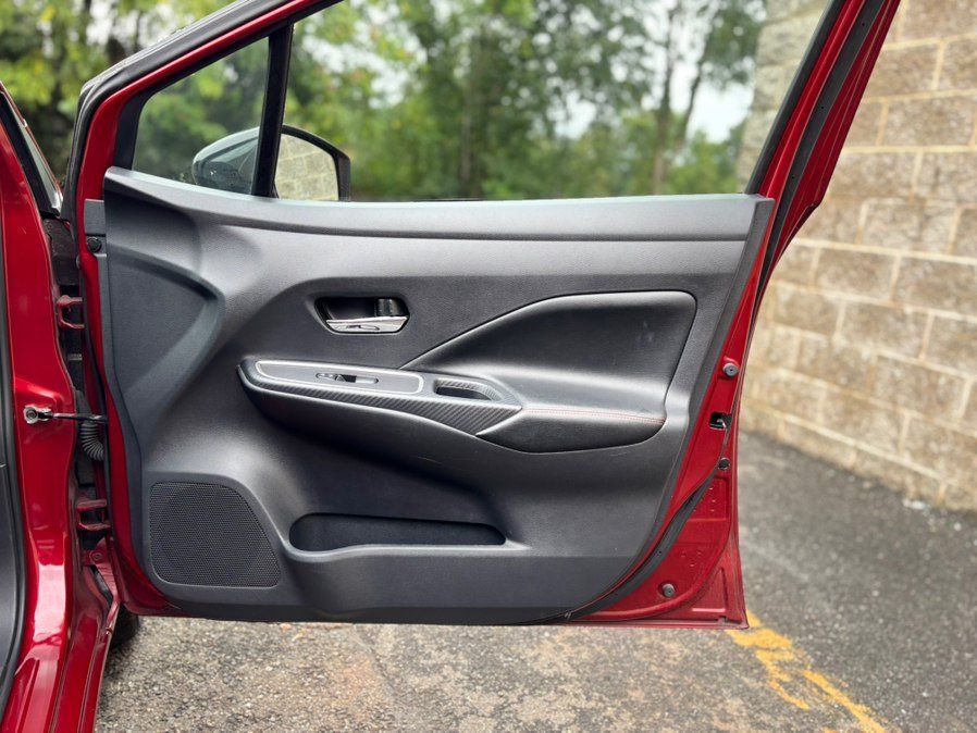 Used 2024 Nissan Versa SR FWD image 19