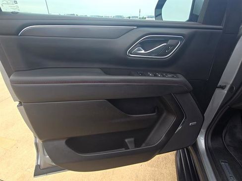 Used 2024 Chevrolet Suburban RST w/ Luxury Package RWD image 9