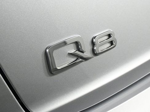 Used 2022 Audi Q8 Premium w/ Convenience Package image 26