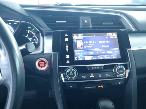 Used 2016 Honda Civic Touring image 19