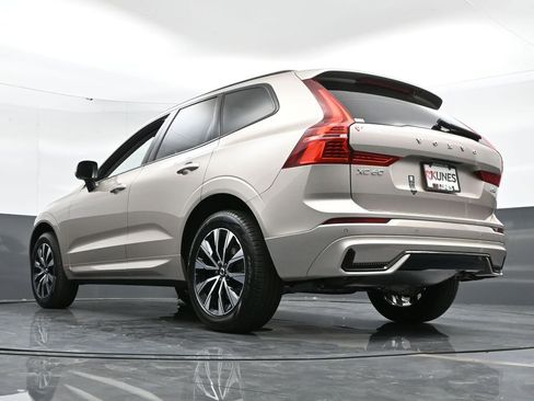 New 2025 Volvo XC60 B5 Core w/ Protection Package Premier image 45
