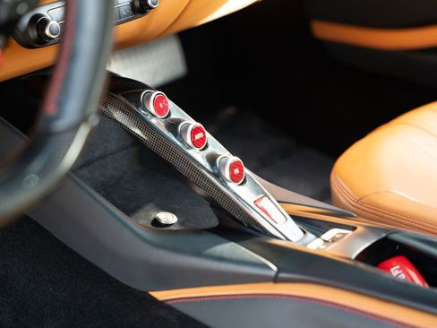 Used 2018 Ferrari 812 Superfast image 21